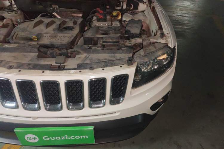 Used Jeep Compass 2014 2.0L two-wheel drive sport version Engine Bay Left