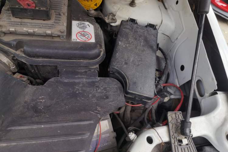Used Jeep Compass 2014 2.4L four-wheel drive sport version Engine Bay Left