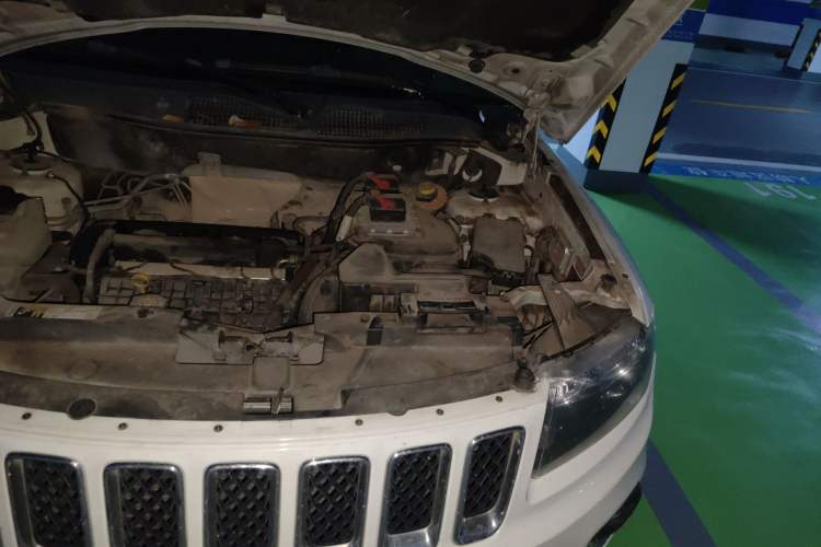 Used Jeep Compass 2014 Revised Version 2.4L Four-Wheel Drive Comfort Edition Engine Bay Left