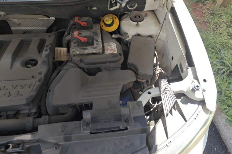 Used Jeep Compass 2014 Revised Version 2.4L Four-Wheel Drive Comfort Edition Engine Bay Left