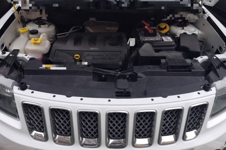 Used Jeep Compass 2014 Revised Version 2.4L Four-Wheel Drive Luxury Edition Engine Bay