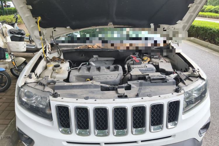 Used Jeep Compass 2014 Revised Version 2.4L Four-Wheel Drive Comfort Edition Engine Bay