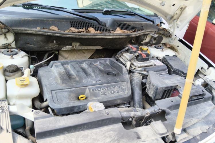Used Jeep Compass 2014 2.0L two-wheel drive sport version Engine Bay