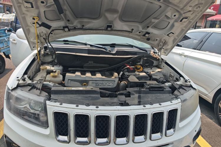Used Jeep Compass 2014 2.4L Four-Wheel Drive Serpentine Collection Edition Engine Bay