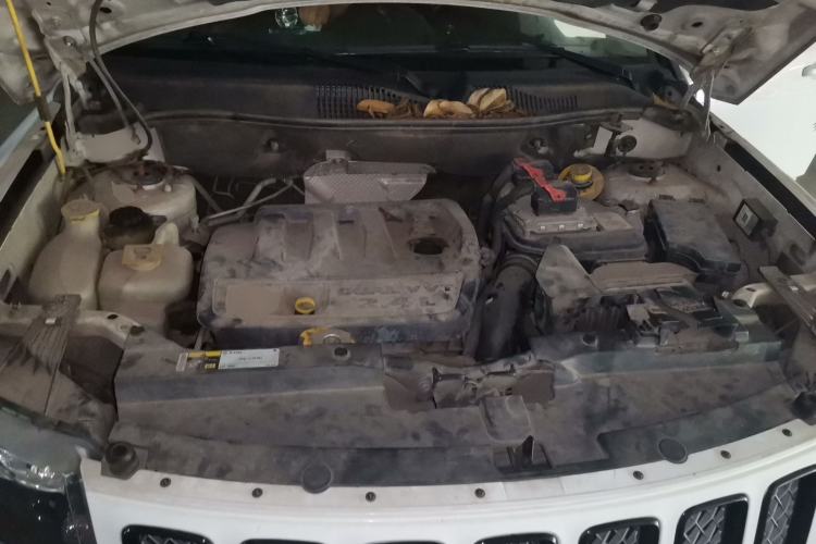 Used Jeep Compass 2014 2.4L Four-Wheel Drive Serpentine Collection Edition Engine Bay
