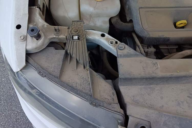 Used Jeep Compass 2014 2.4L four-wheel drive luxury navigation version Engine Bay Right