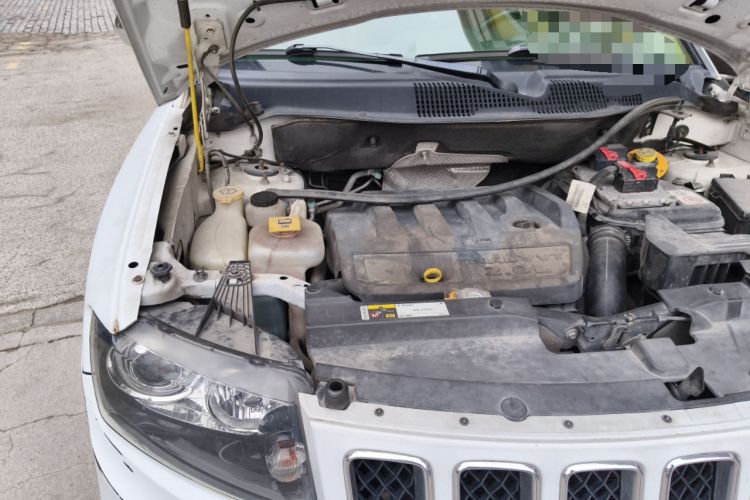 Used Jeep Compass 2014 Revised Version 2.0L Two-Wheel Drive Entry-Level Edition Engine Bay Right