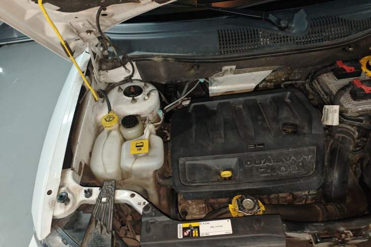 Used Jeep Compass 2014 Revised Version 2.0L Two-Wheel Drive Elite Edition Engine Bay Right