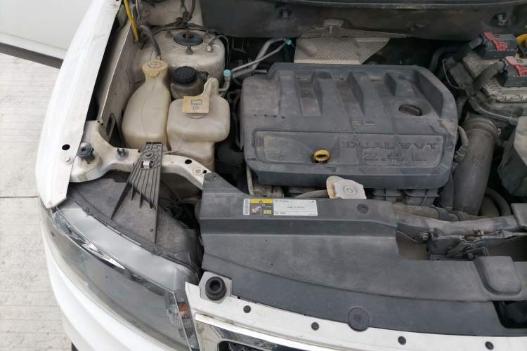 Used Jeep Compass 2014 2.4L Four-Wheel Drive Serpentine Collection Edition Engine Bay Right