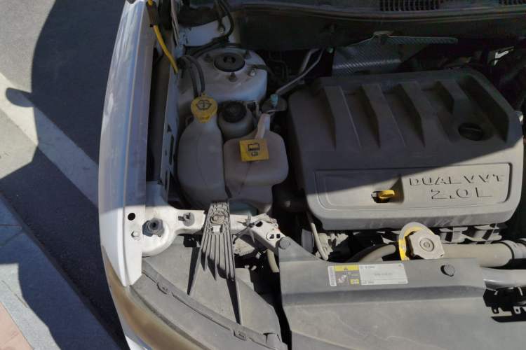 Used Jeep Compass 2014 2.0L two-wheel drive sport version Engine Bay Right