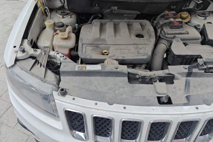 Used Jeep Compass 2014 Revised Version 2.4L Four-Wheel Drive Comfort Edition Engine Bay Right
