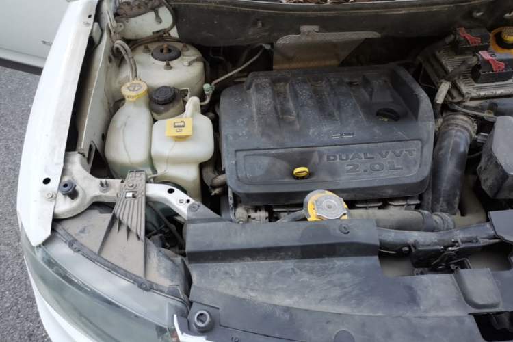 Used Jeep Compass 2014 2.0L two-wheel drive sport version Engine Bay Right