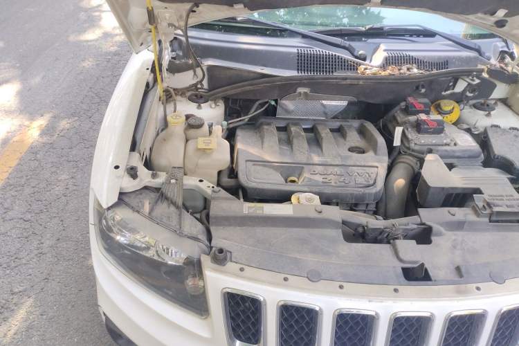 Used Jeep Compass 2014 Revised Version 2.4L Four-Wheel Drive Comfort Edition Engine Bay Right