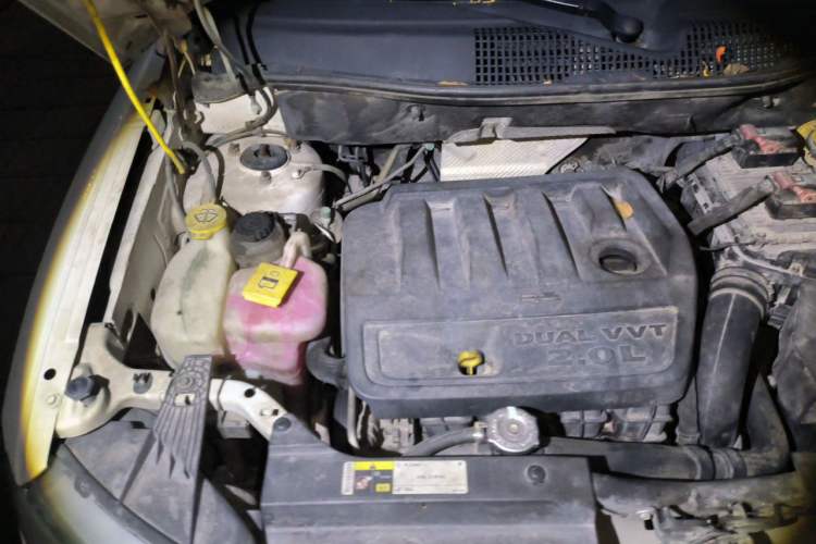 Used Jeep Compass 2014 2.0L two-wheel drive luxury version Engine Bay Right