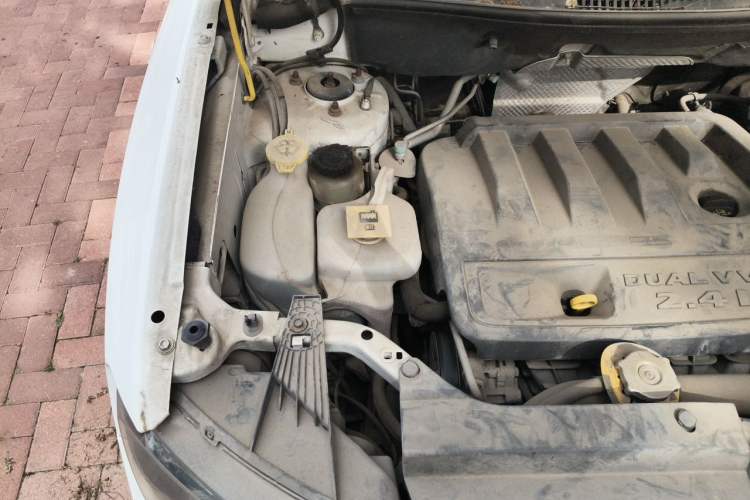 Used Jeep Compass 2014 2.4L Four-Wheel Drive Serpentine Collection Edition Engine Bay Right