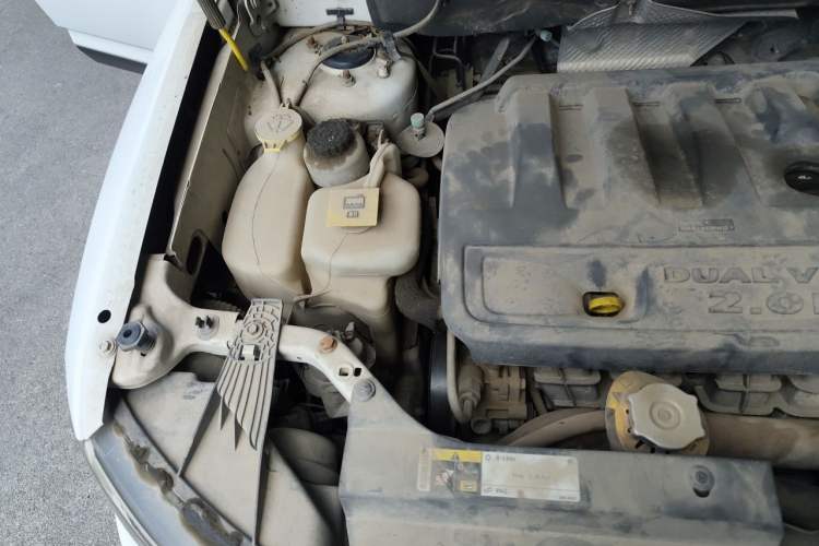 Used Jeep Compass 2014 2.0L two-wheel drive luxury version Engine Bay Right