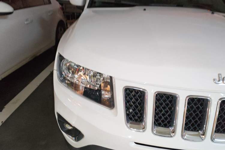 Used Jeep Compass 2014 Revised Version 2.4L Four-Wheel Drive Comfort Edition Engine Bay Right