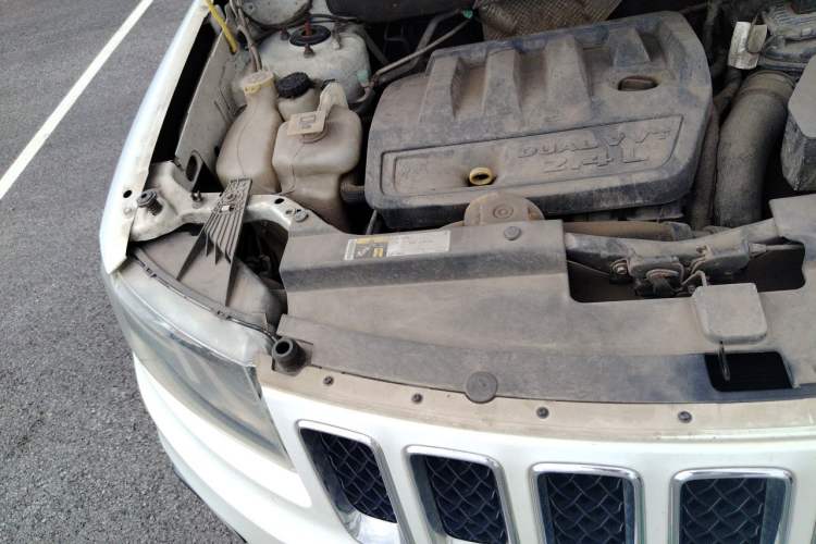 Used Jeep Compass 2014 Revised Version 2.4L Four-Wheel Drive Comfort Edition Engine Bay Right