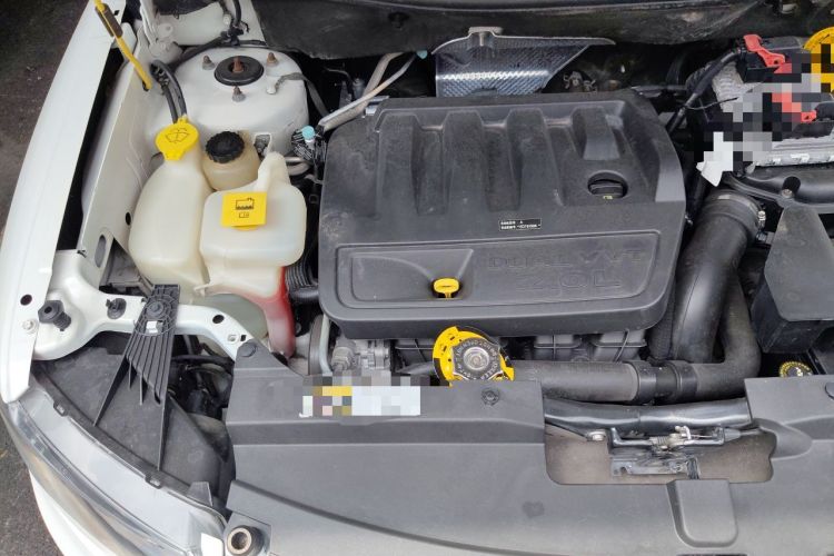 Used Jeep Compass 2014 2.0L two-wheel drive sport version Engine Bay Right