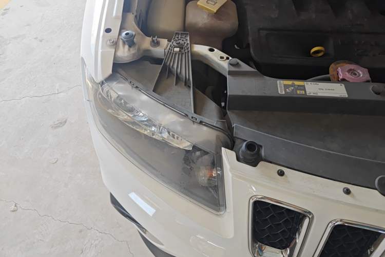 Used Jeep Compass 2014 Revised Version 2.4L Four-Wheel Drive Comfort Edition Engine Bay Right