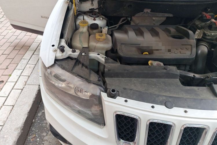 Used Jeep Compass 2014 Revised Version 2.4L Four-Wheel Drive Comfort Edition Engine Bay Right