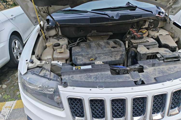 Used Jeep Compass 2014 Revised Version 2.4L Four-Wheel Drive Comfort Edition Engine Bay Right