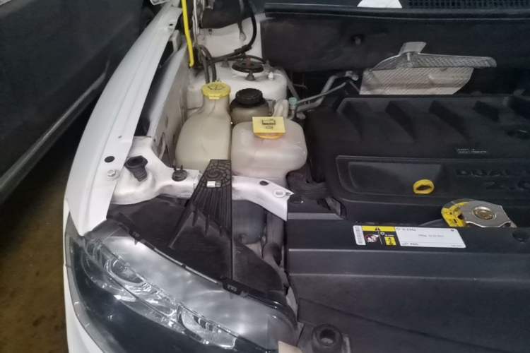 Used Jeep Compass 2014 2.0L two-wheel drive urban version Engine Bay Right