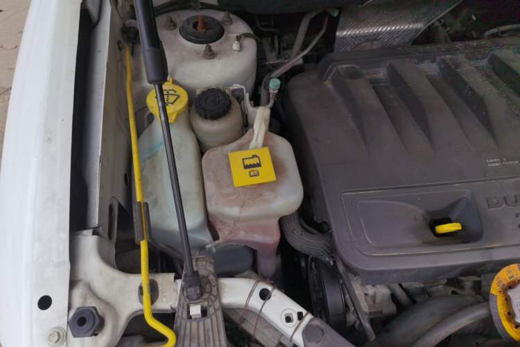 Used Jeep Compass 2014 2.4L four-wheel drive sport version Engine Bay Right