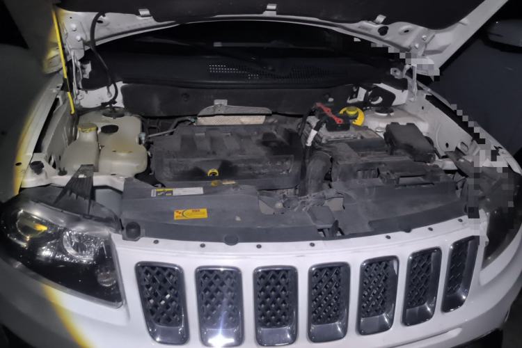 Used Jeep Compass 2014 Revised Version 2.0L Two-Wheel Drive Entry-Level Edition Engine Bay