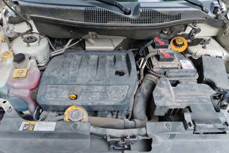 Used Jeep Compass 2014 2.0L two-wheel drive sport version Engine Bay
