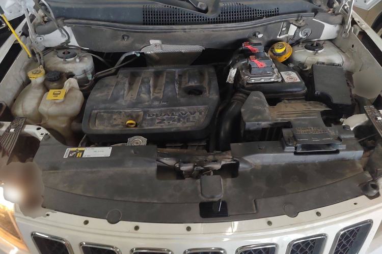 Used Jeep Compass 2014 Revised Version 2.4L Four-Wheel Drive Luxury Edition Engine Bay