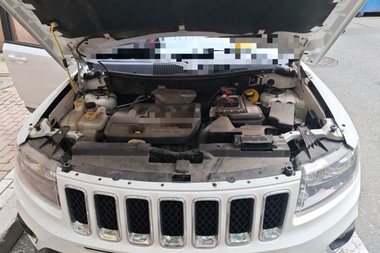 Used Jeep Compass 2014 Revised Version 2.4L Four-Wheel Drive Comfort Edition Engine Bay
