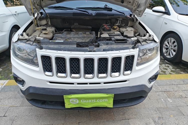 Used Jeep Compass 2014 Revised Version 2.4L Four-Wheel Drive Comfort Edition Engine Bay