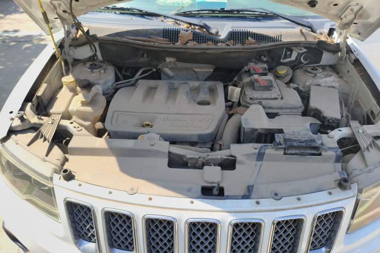Used Jeep Compass 2014 Revised Version 2.0L Two-Wheel Drive Elite Edition Engine Bay