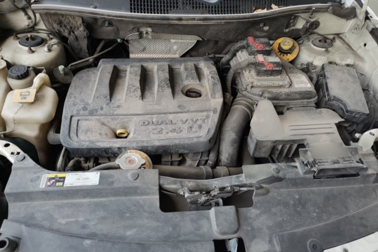 Used Jeep Compass 2014 2.4L four-wheel drive sport version Engine Bay