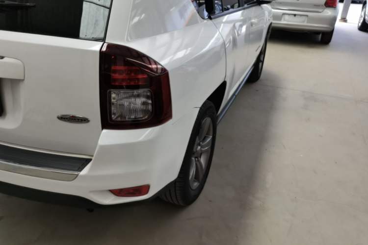 Used Jeep Compass 2014 Revised Version 2.4L Four-Wheel Drive Comfort Edition Exterior 1