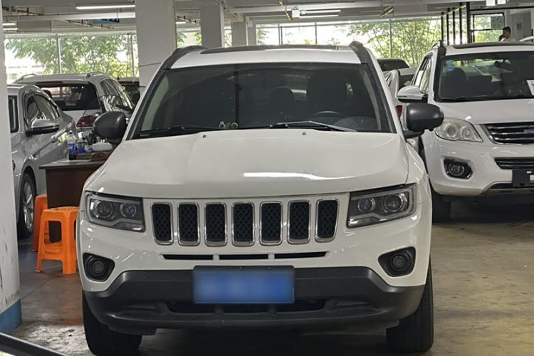 Used Jeep Compass 2014 2.4L four-wheel drive sport version Exterior 1