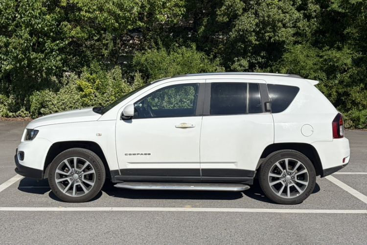 Used Jeep Compass 2014 Revised Version 2.4L Four-Wheel Drive Luxury Edition Exterior 1