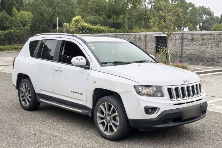 Used Jeep Compass 2014 Revised Version 2.4L Four-Wheel Drive Luxury Edition Exterior 2