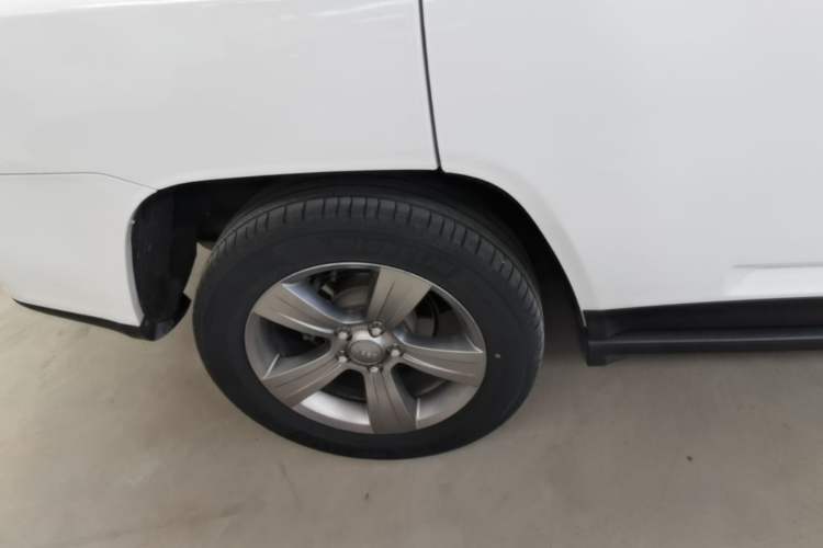 Used Jeep Compass 2014 Revised Version 2.4L Four-Wheel Drive Comfort Edition Exterior 3