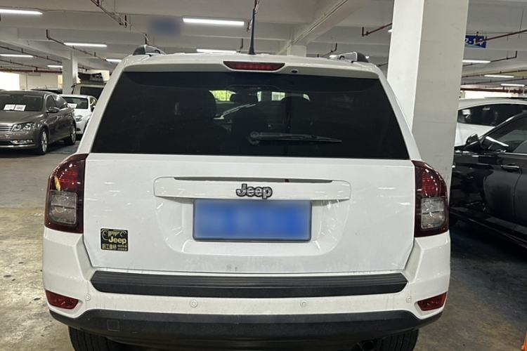 Used Jeep Compass 2014 2.4L four-wheel drive sport version Exterior 3