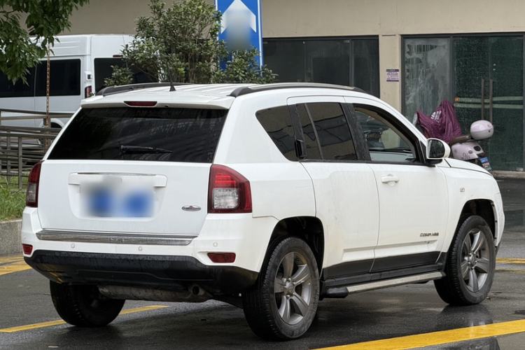 Used Jeep Compass 2014 Revised Version 2.4L Four-Wheel Drive Comfort Edition Exterior 3