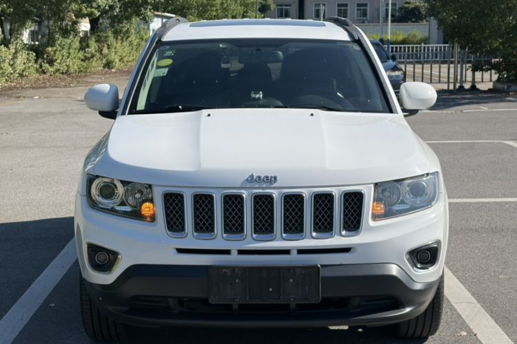 Used Jeep Compass 2014 Revised Version 2.4L Four-Wheel Drive Luxury Edition Exterior 3