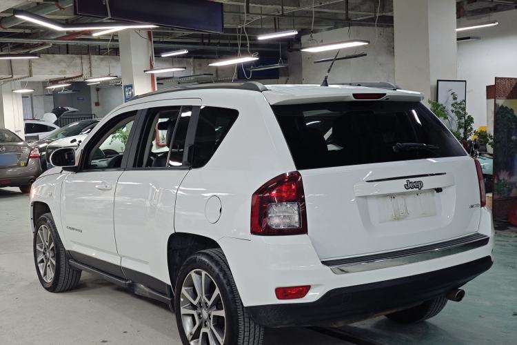Used Jeep Compass 2014 Revised Version 2.4L Four-Wheel Drive Luxury Edition Exterior 3