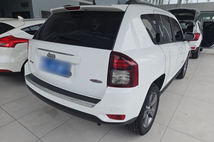 Used Jeep Compass 2014 Revised Version 2.4L Four-Wheel Drive Comfort Edition Exterior 3