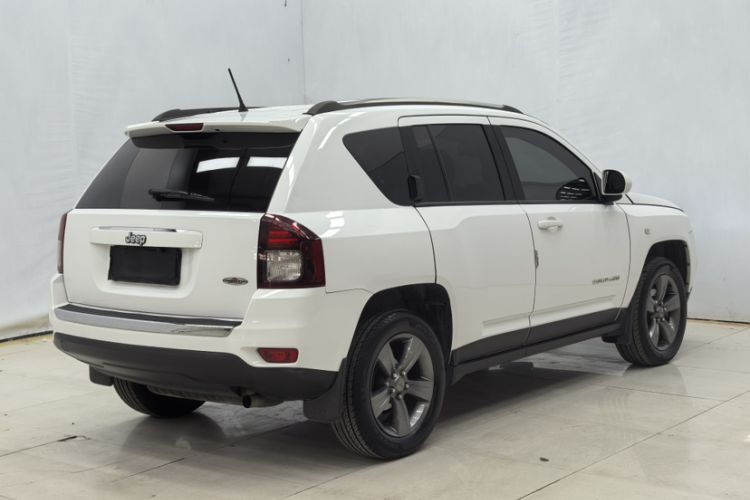 Used Jeep Compass 2014 Revised Version 2.4L Four-Wheel Drive Comfort Edition Exterior 3