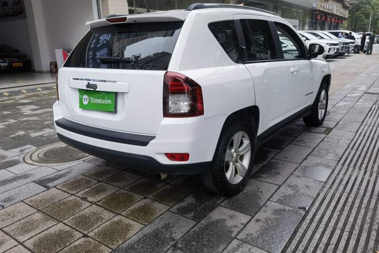 Used Jeep Compass 2014 Revised Version 2.0L Two-Wheel Drive Entry-Level Edition Exterior 3