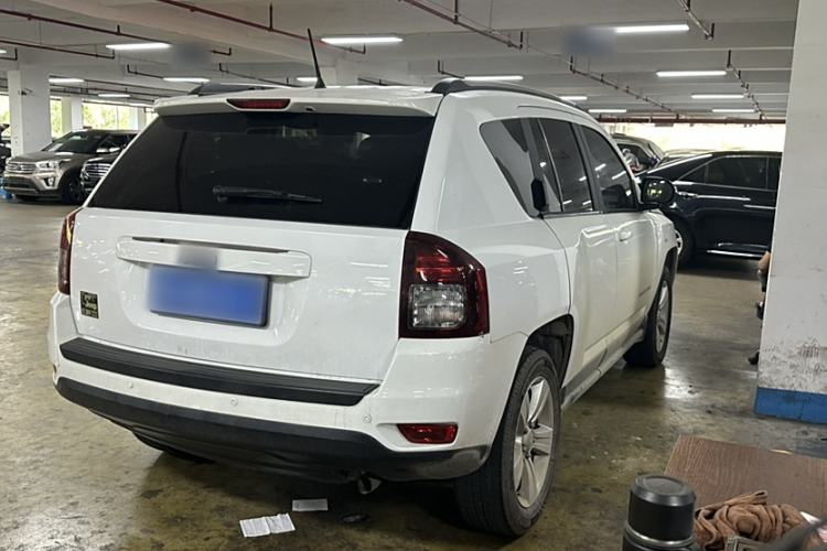 Used Jeep Compass 2014 2.4L four-wheel drive sport version Exterior 4