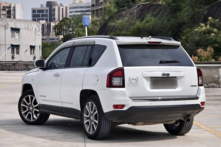 Used Jeep Compass 2014 2.4L four-wheel drive luxury version Exterior 5