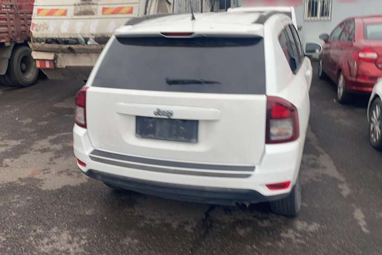 Used Jeep Compass 2014 2.4L four-wheel drive sport version Exterior 5